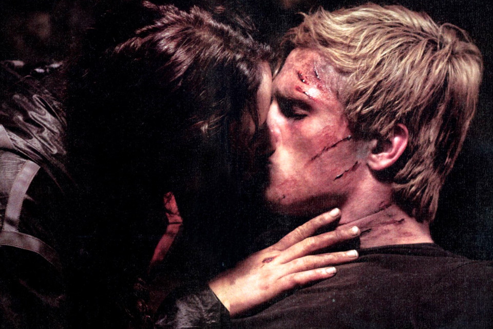 Sự thật bẽ bàng đằng sau những nụ hôn nóng bỏng của Hollywood